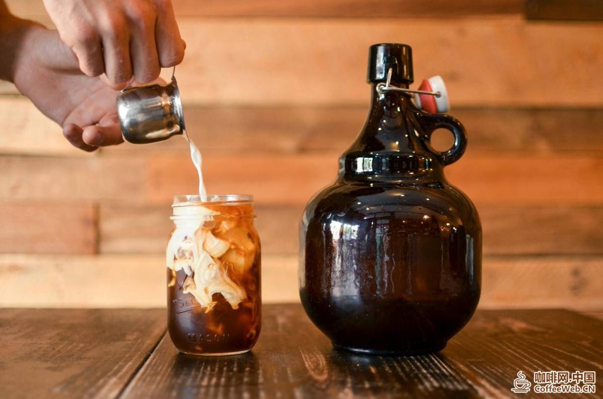 瑞幸瓶装咖啡要来了,九块九之后又有新玩法了?Luckin Coffee bottled coffee is coming, is there a new gameplay after 9.9 yuan?